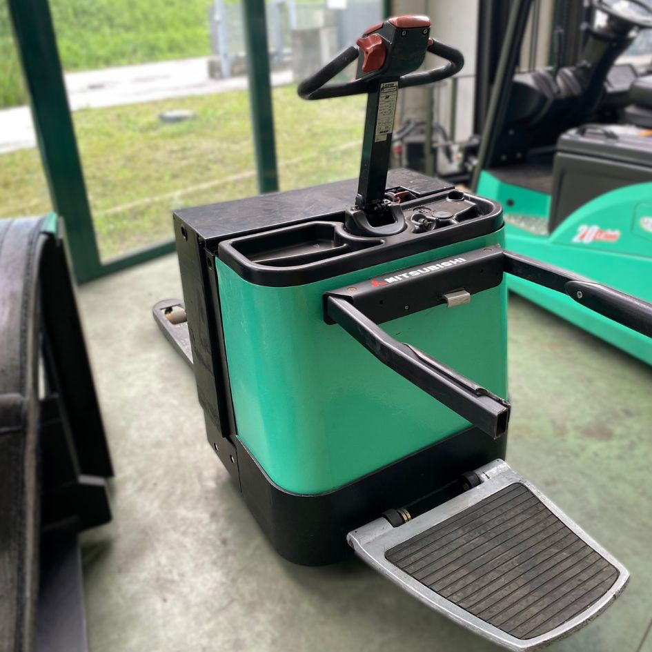 transpallet con pedana retro batteria